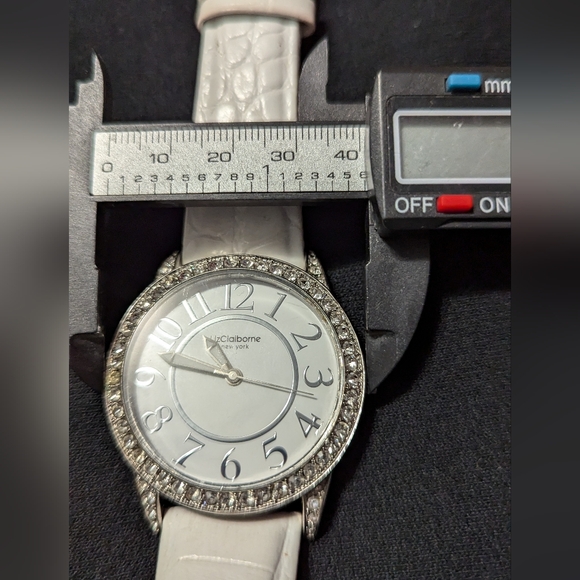 Liz Claiborne Ladies Watch white Leather Band White Face NEW diamond Bessel - Picture 5 of 9